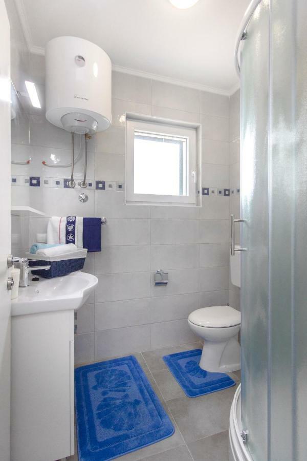 Riva Apartment Krapanj Exterior photo