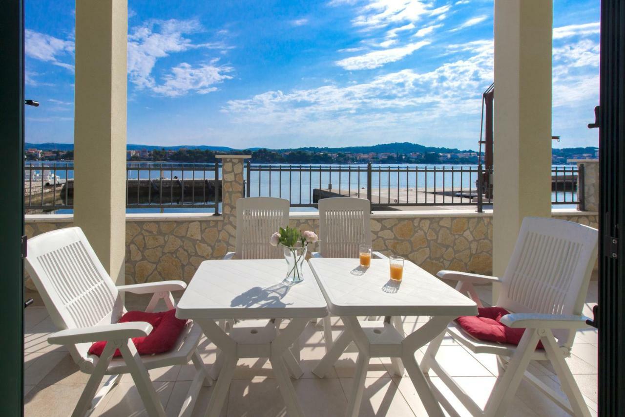 Riva Apartment Krapanj Exterior photo